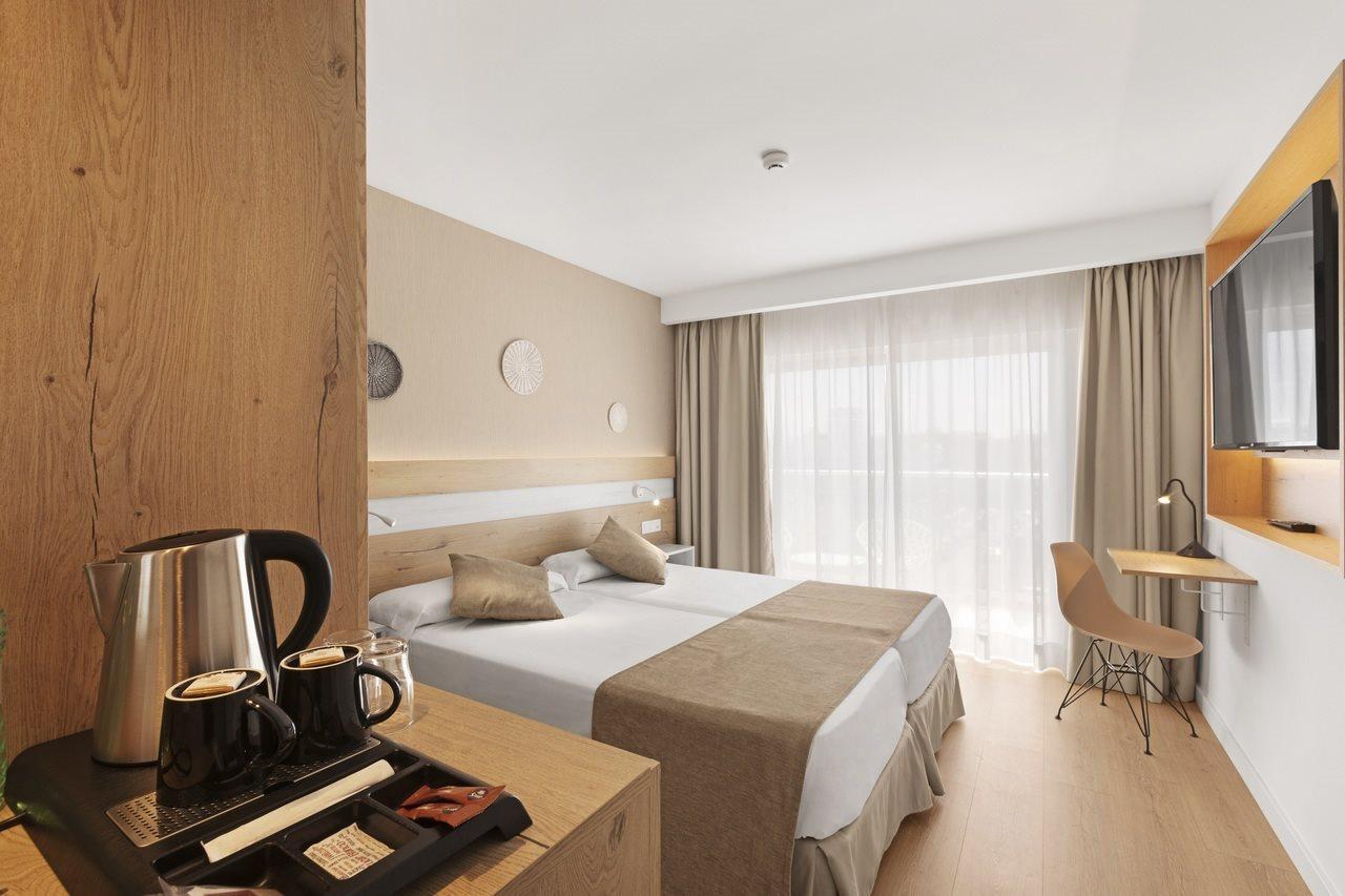 Hotel Sant Jordi Segur de Calafell Extérieur photo