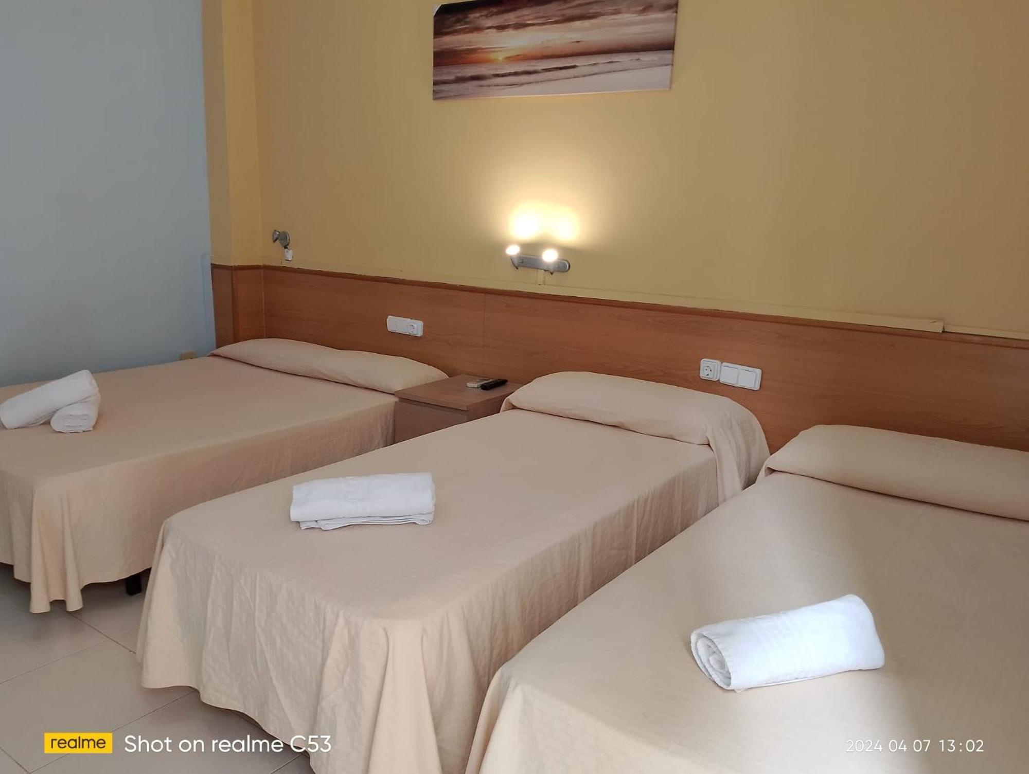 Hotel Sant Jordi Segur de Calafell Extérieur photo