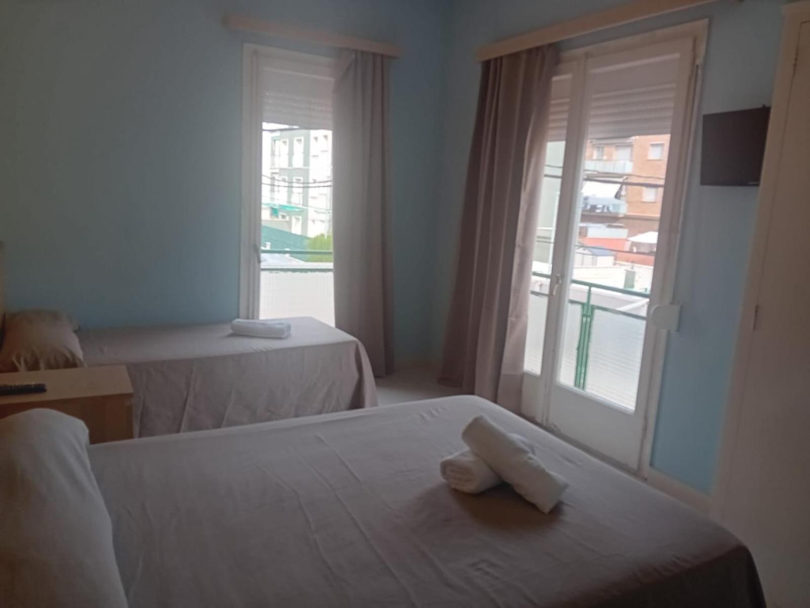 Hotel Sant Jordi Segur de Calafell Extérieur photo