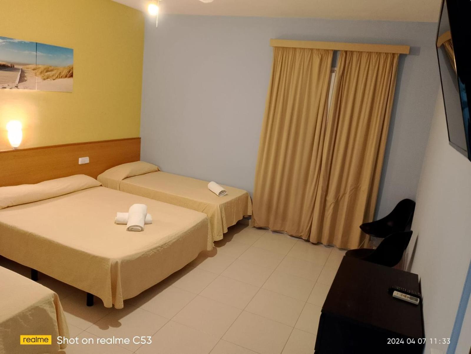 Hotel Sant Jordi Segur de Calafell Extérieur photo