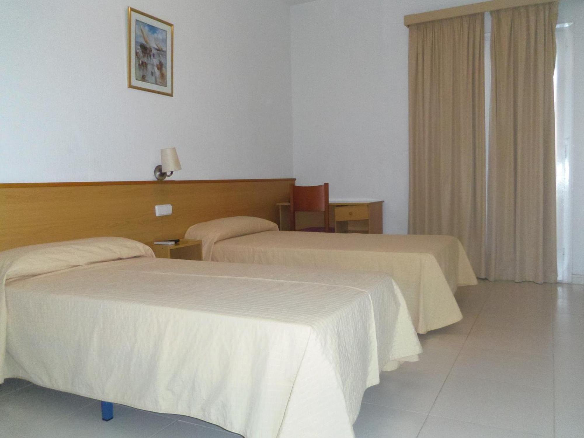 Hotel Sant Jordi Segur de Calafell Extérieur photo