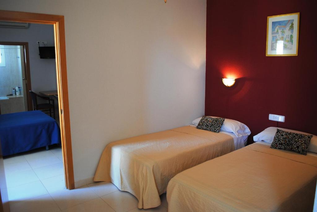 Hotel Sant Jordi Segur de Calafell Chambre photo